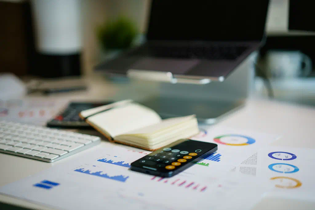 Tekoälypohjainen laskujen digitointi Gylling Accountingille